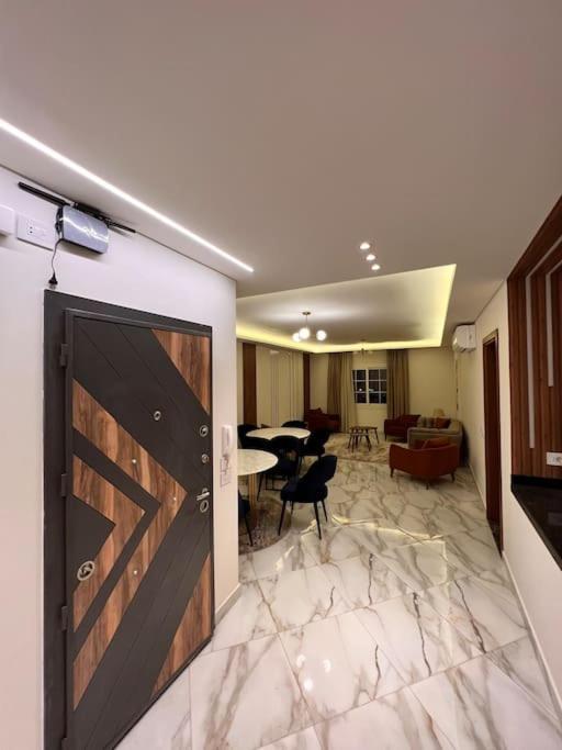 Apartment White Palace Served 21 *