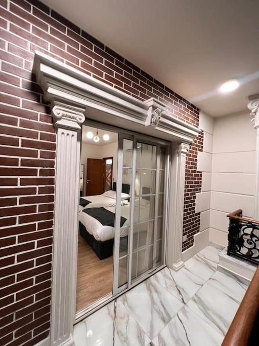 White Palace Served 21